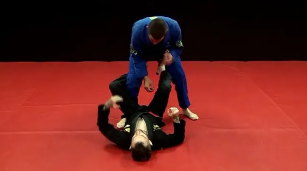 Kristian Woodmansee – The Omoplata